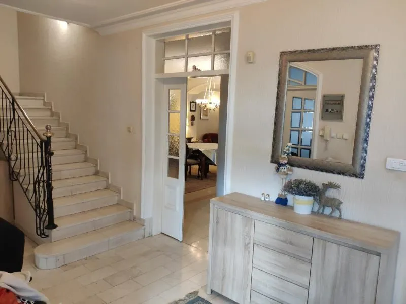 Izdavanje, kuća, 450m², Savski Venac, Beograd