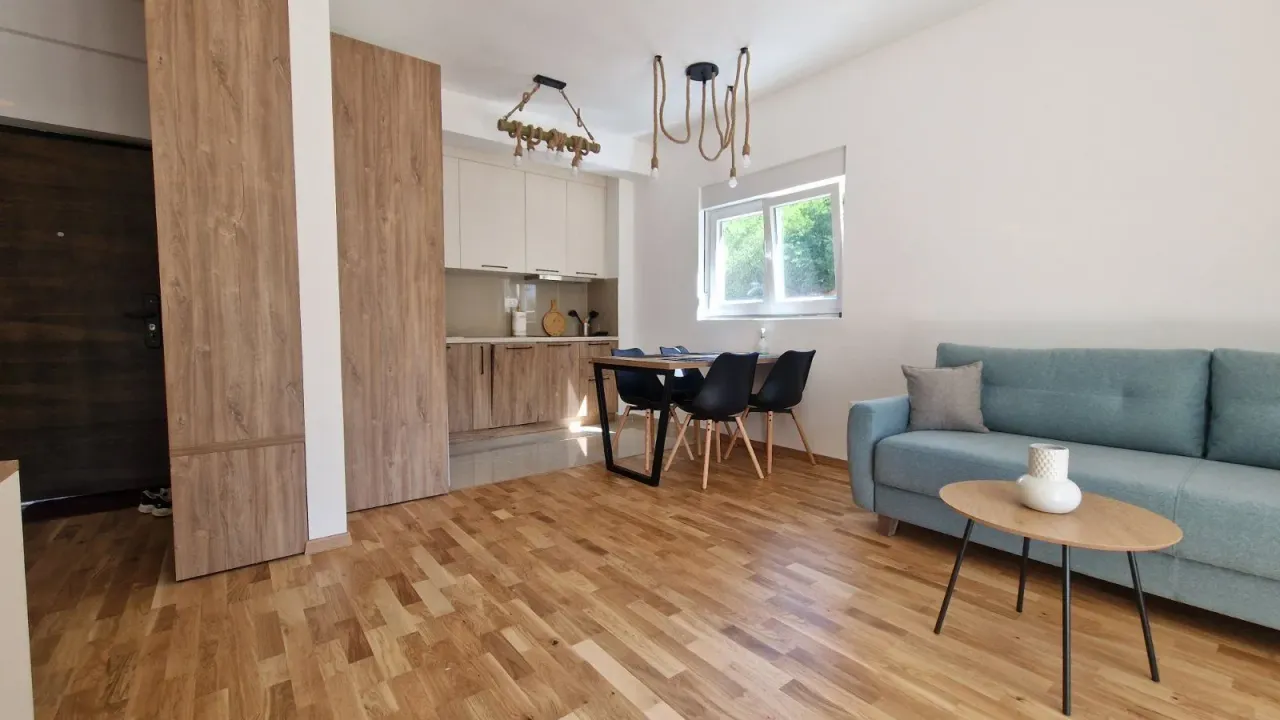 Izdavanje, jednosoban stan, 46m², Bečići, Budva