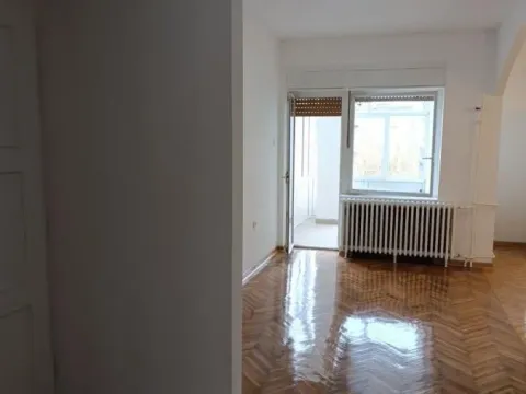 Izdavanje, trosoban stan, 80m², Centar, Novi Sad - image 3