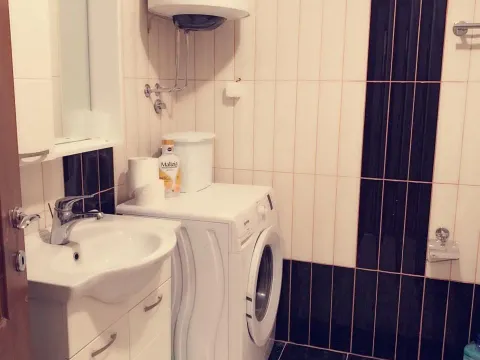 Izdavanje, dvosoban stan, 73m², Bečići, Budva - image 15