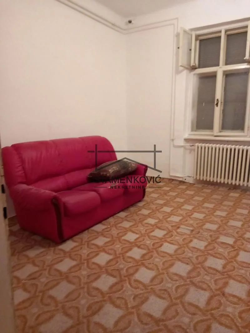 Prodaja, kuća, 277m², Bingula, Šid