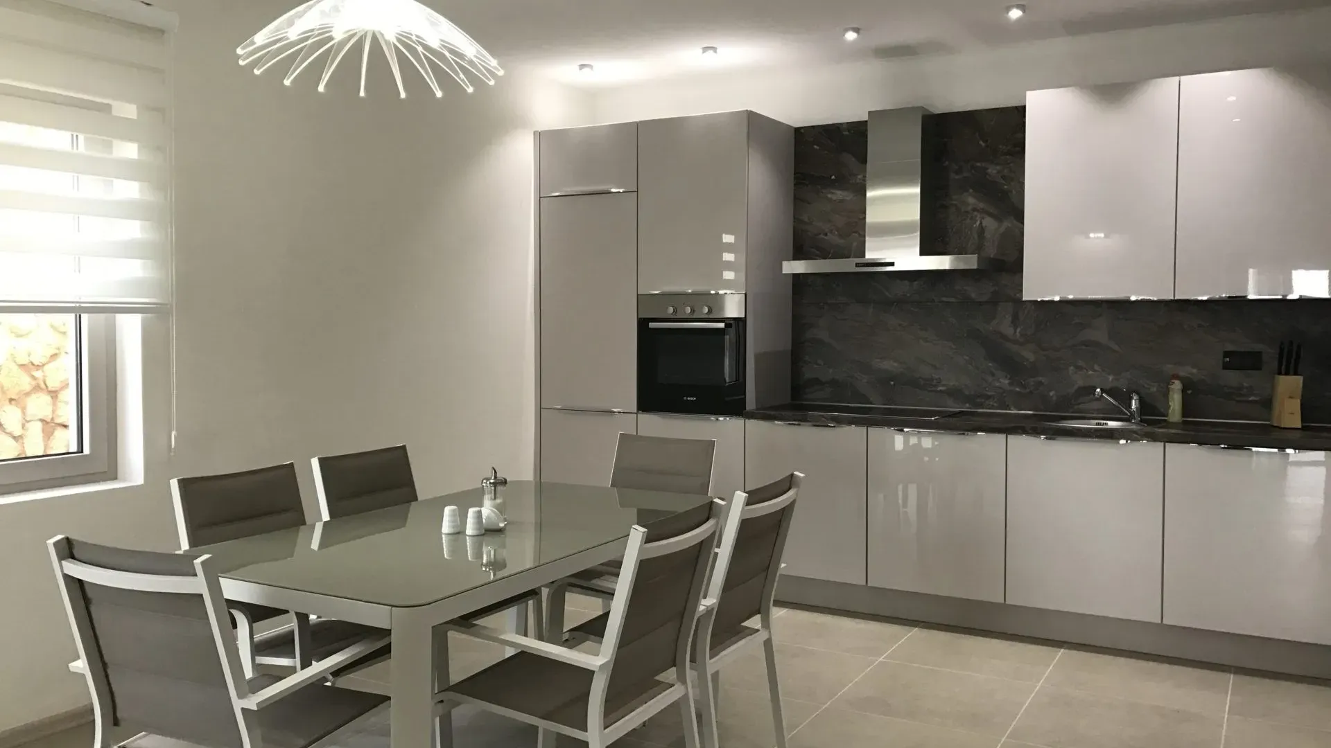 Sale, house, 330m², Utjeha, Bar
