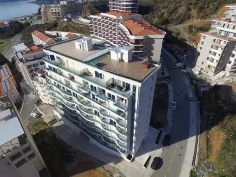Sale, two bedroom apartment, 55m², Bečići, Budva - image 2