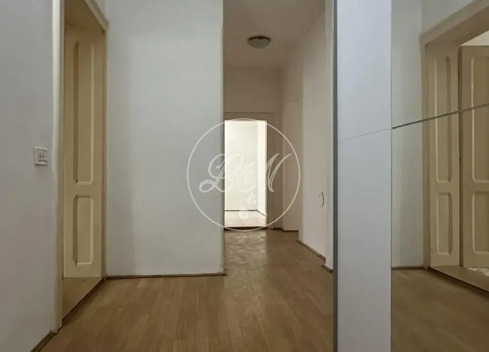 Izdavanje, trosoban stan, 103m², Zemun Centar, Zemun Sve Podlokacije