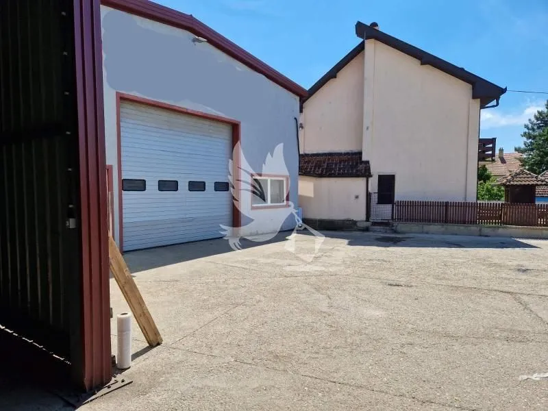 Prodaja, kuća, 716m², Velika Krsna, Mladenovac