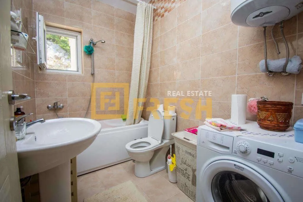 Prodaja, kuća, 220m², Ostalo, Podgorica