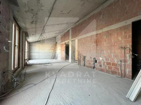 Izdavanje, poslovni prostor, 864m², Centar, Podgorica - image 7