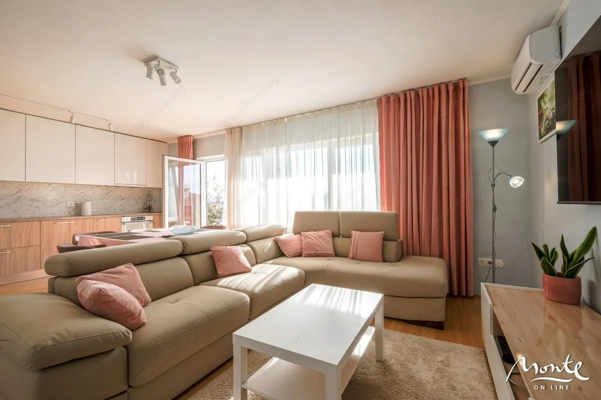 Prodaja, dvosoban stan, 110m², Centar, Tivat