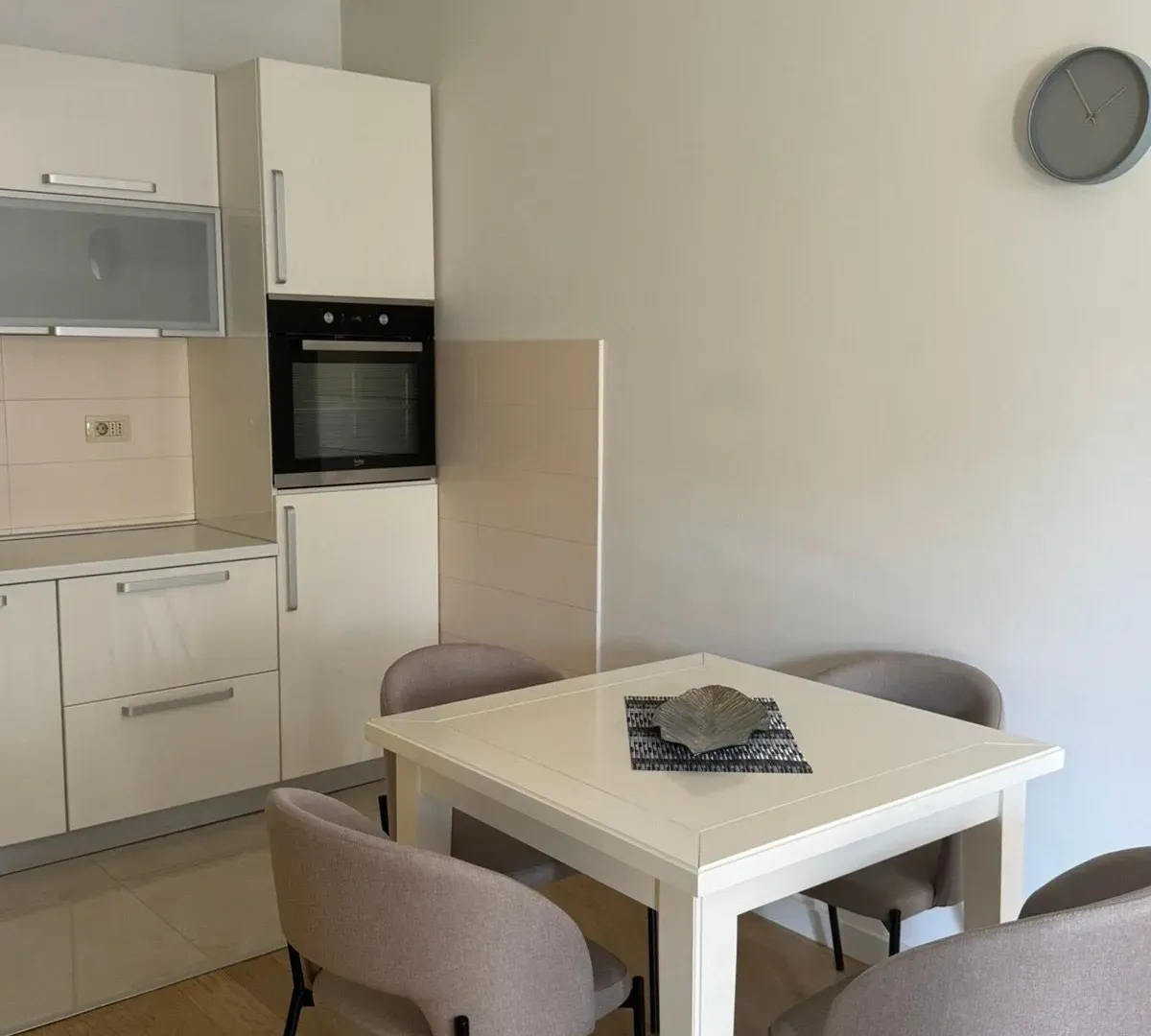 Izdavanje, jednosoban stan, 48m², City Kvart, Podgorica