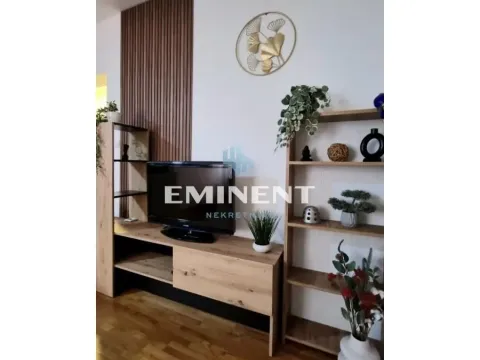 Stan in Zvezdara Sve Podlokacije