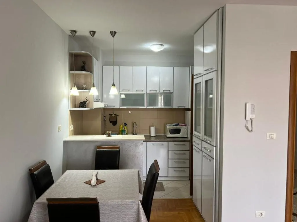 Rent, one bedroom apartment, 60m², Pobrežje, Podgorica