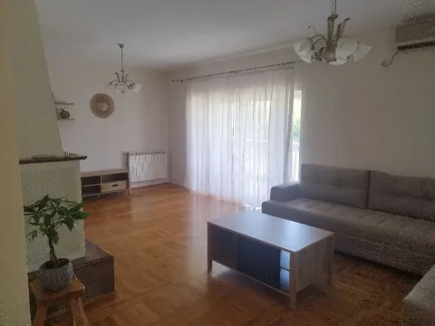 Rent, house, 140m², Zabjelo, Podgorica - image 2