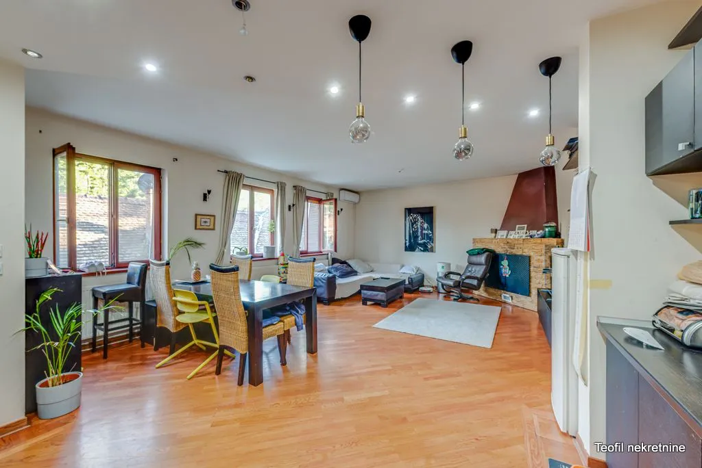 Prodaja, stan, 138m², Zemun Centar, Zemun Sve Podlokacije