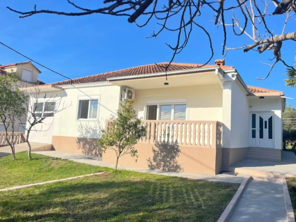 Prodaja, kuća, 187m², Dumidran, Tivat