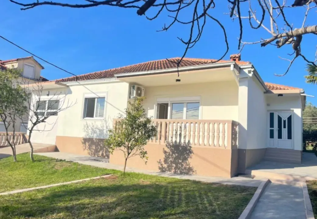 Sale, house, 187m², Dumidran, Tivat