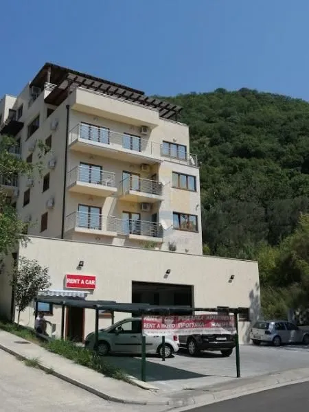 Sale, four bedroom apartment, 200m², Petrovac, Budva