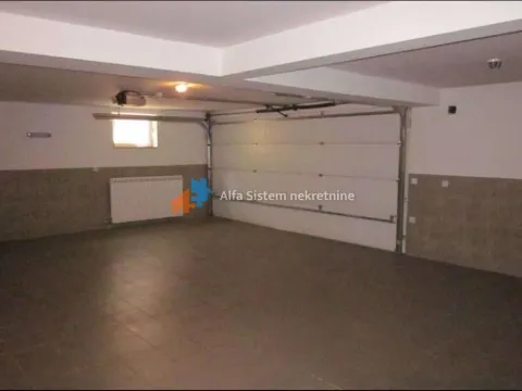 Izdavanje, kuća, 600m², Savski Venac, Beograd - image 15