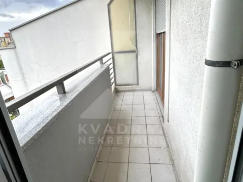 Rent, one bedroom apartment, 50m², Autobuska stanica, Podgorica - image 12
