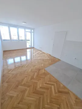 Prodaja, jednosoban stan, 42m², Borča 1, Borča Sve Podlokacije - image 1