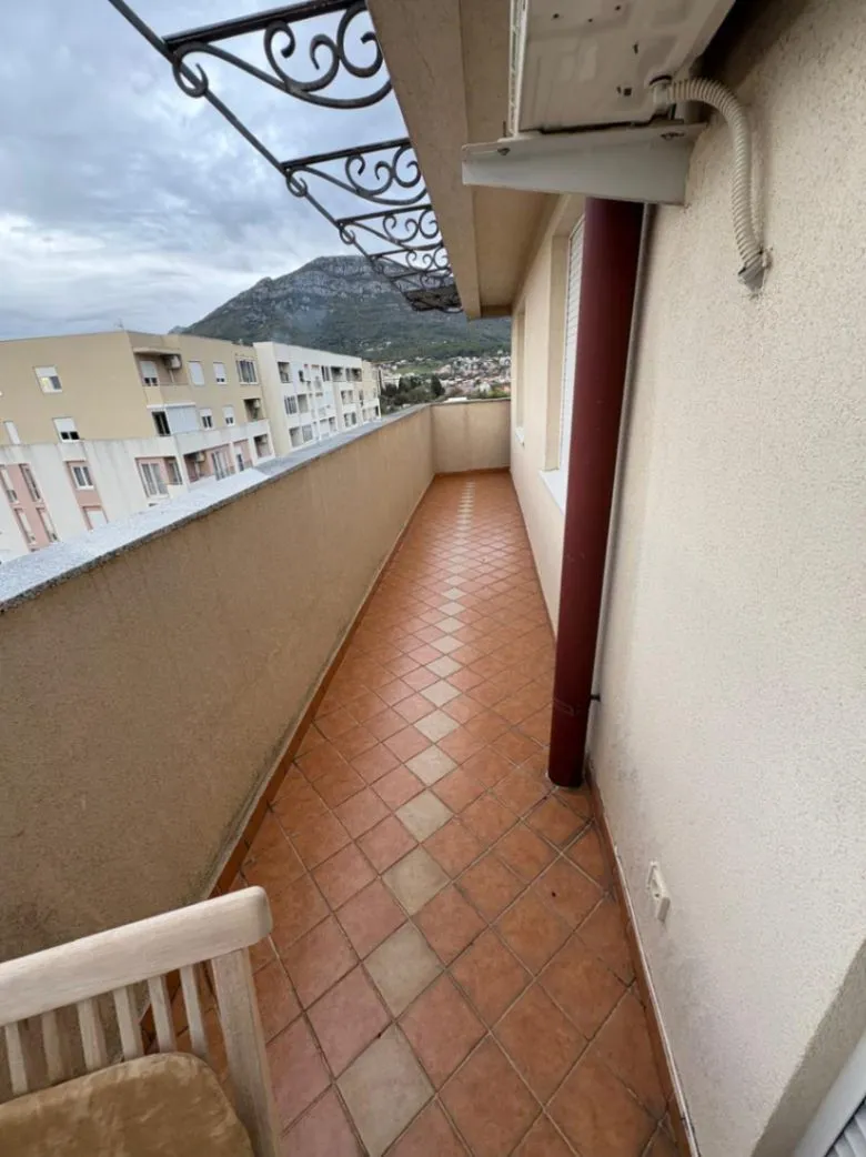 Izdavanje, dvosoban stan, 96m², Makedonsko naselje, Bar