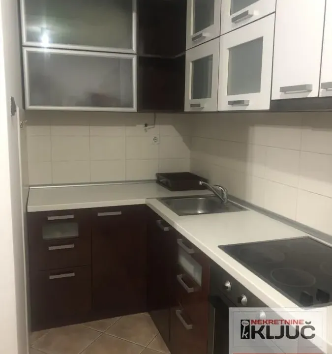 Izdavanje, jednosoban stan, 35m², Centar, Novi Sad