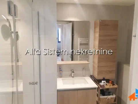 Rent, four bedroom apartment, 90m², Savski Venac, Beograd - image 11