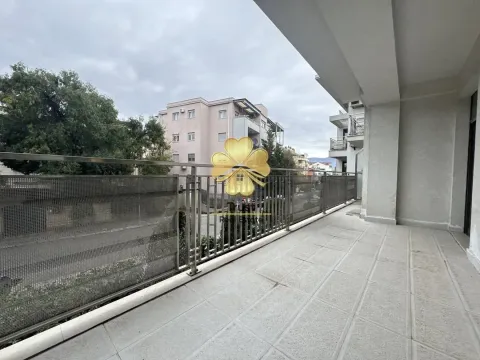 Izdavanje, dvosoban stan, 80m², Gorica C, Podgorica - image 2