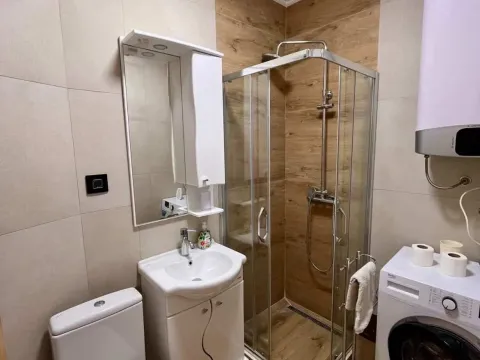 Izdavanje, dvosoban stan, 65m², Gintaš, Podgorica - image 11