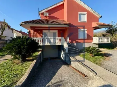 Izdavanje, kuća, 350m2, Murtovina, Podgorica Izdavanje, kuća, 350m2, Murtovina, Podgorica