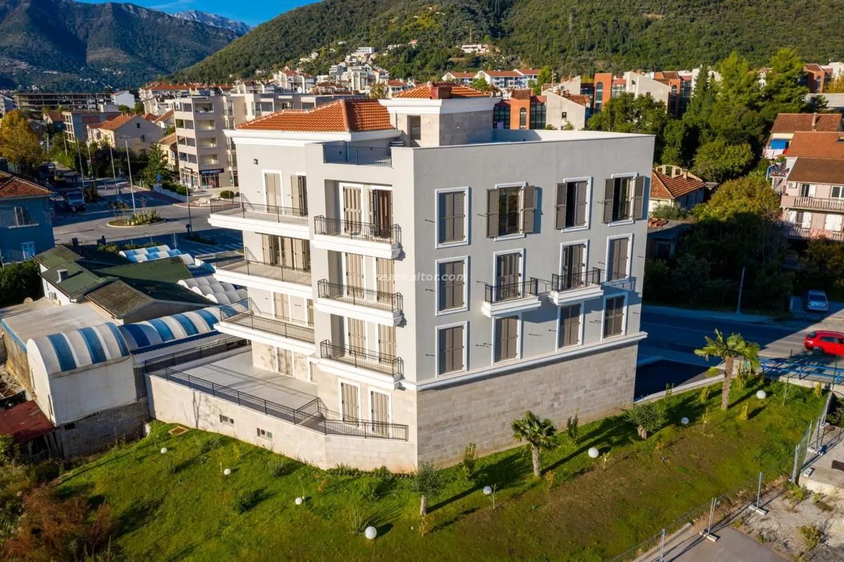 Rent, two bedroom apartment, 102m², Tivat, Crna Gora
