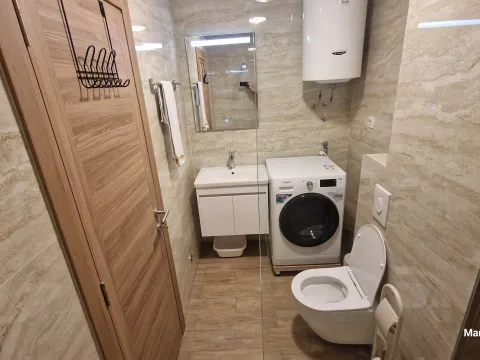 Izdavanje, dvosoban stan, 70m², Radanovići, Kotor - image 11