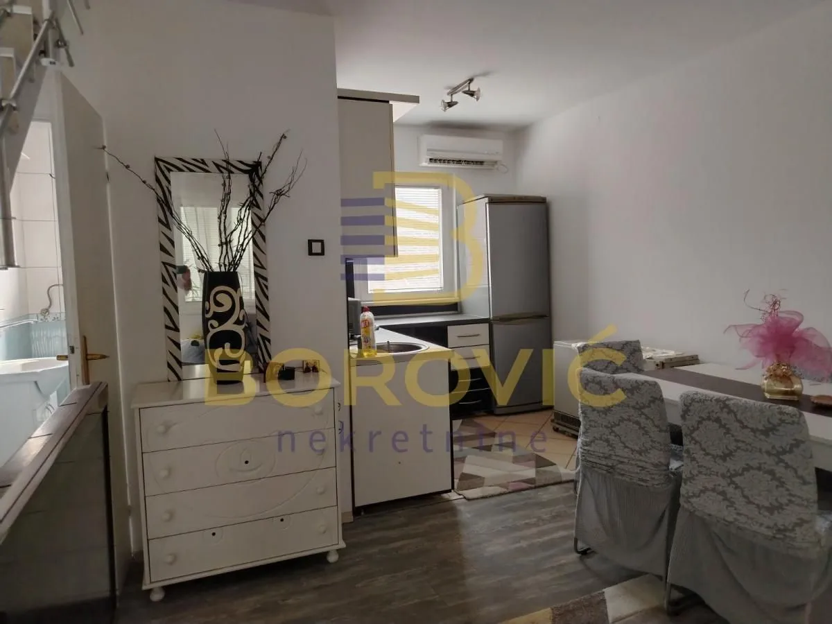 Izdavanje, dvosoban stan, 70m², Mirijevo Sve Podlokacije, Beograd