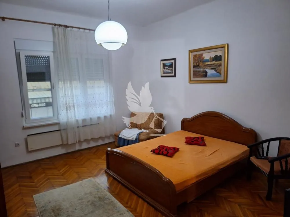 Prodaja, četvorosoban stan, 90m², Centar, Smederevo