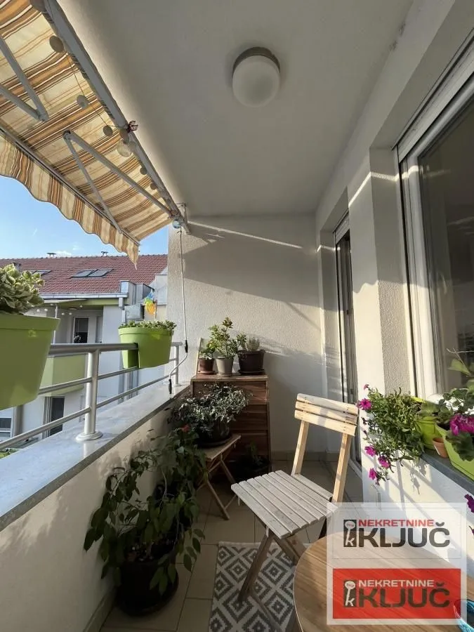 Prodaja, četvorosoban stan, 77m², Bulevar patrijarha Pavla, Novi Sad Sve Podlokacije