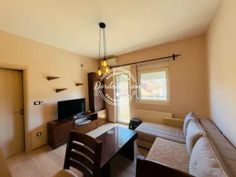 Izdavanje, dvosoban stan, 37m2, Aerodrom, Kragujevac Izdavanje, dvosoban stan, 37m2, Aerodrom, Kragujevac