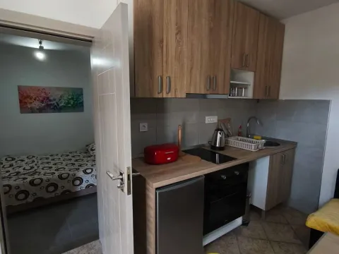 Stan-na-dan, dvosoban stan, 39m², Blok 9, Podgorica - image 7