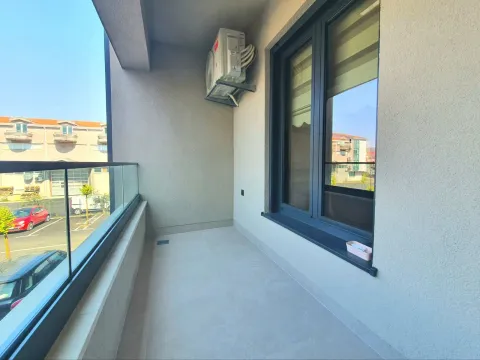 Rent, one bedroom apartment, 46m², Donja Gorica, Podgorica - image 11