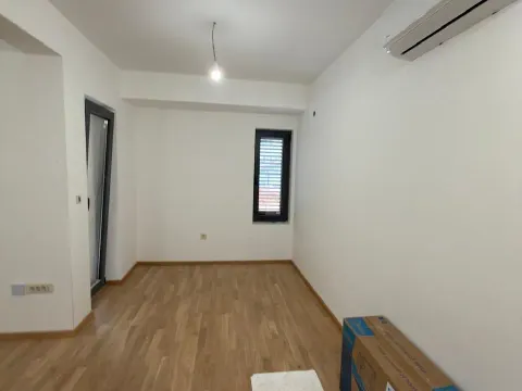 Sale, one bedroom apartment, 35m², Velji Vinogradi, Budva - image 2