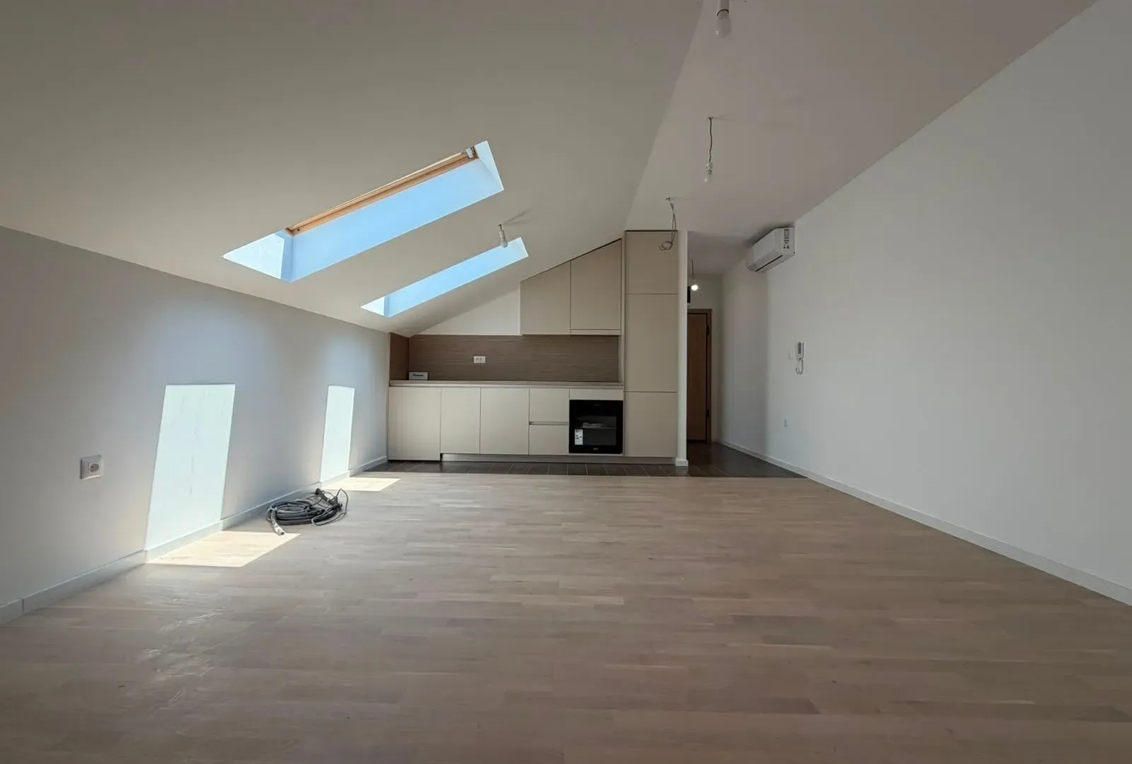 Prodaja, garsonjera, 45m², Tološi, Podgorica