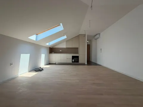 Prodaja, garsonjera, 45m², Tološi, Podgorica - image 8