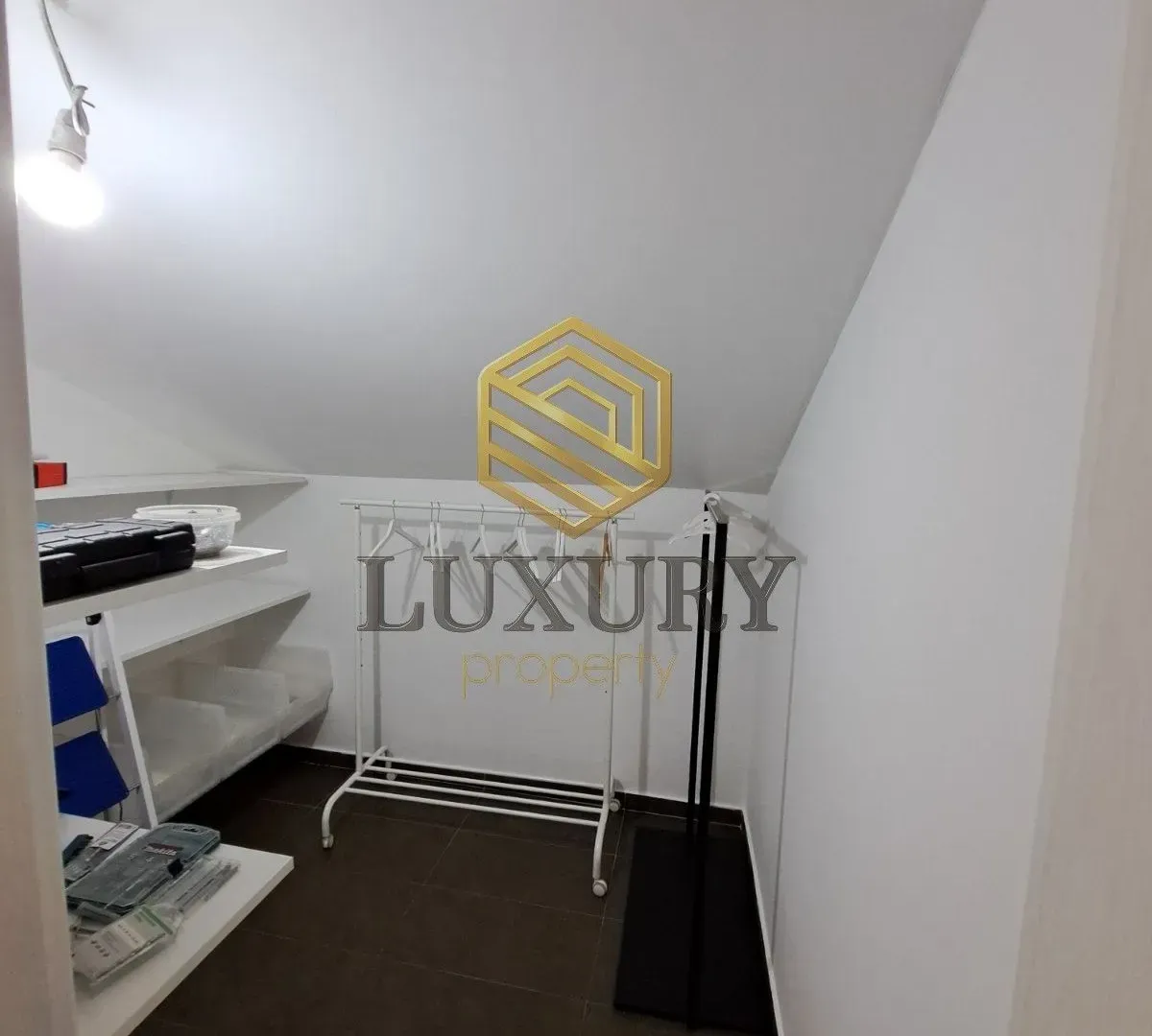 Izdavanje, jednosoban stan, 80m², Ljubović, Podgorica