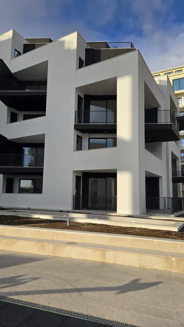 Sale, one bedroom apartment, 77m², Bečići, Budva