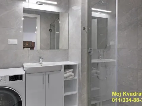 Izdavanje, četvorosoban stan, 132m², Vračar Sve Podlokacije, Beograd - image 17