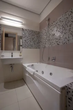 Rent, two bedroom apartment, 183m², Budva, Crna Gora - image 7