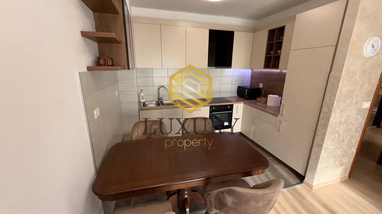 Izdavanje, dvosoban stan, 75m², City Kvart, Podgorica