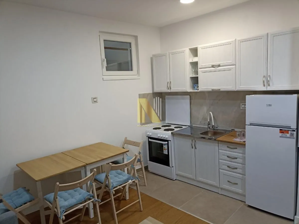 Izdavanje, jednosoban stan, 32m², Centar, Novi Sad