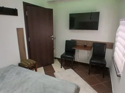 Rent, four bedroom apartment, 110m², Kalenić Pijaca, Vračar Sve Podlokacije - image 9