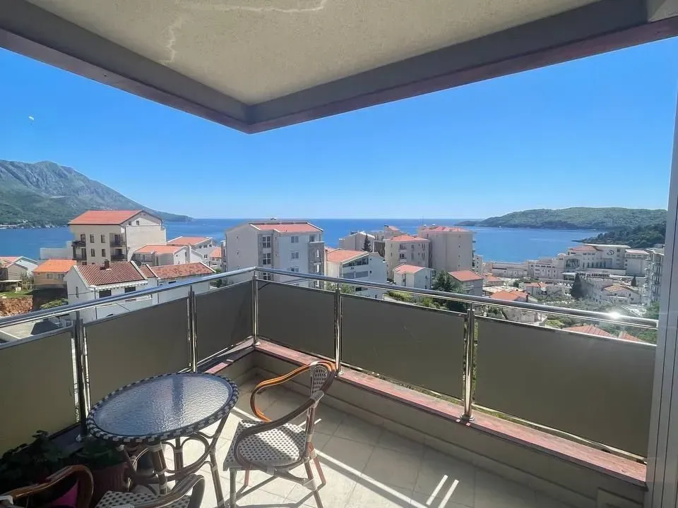Sale, three bedroom apartment, 98m², Bečići, Budva