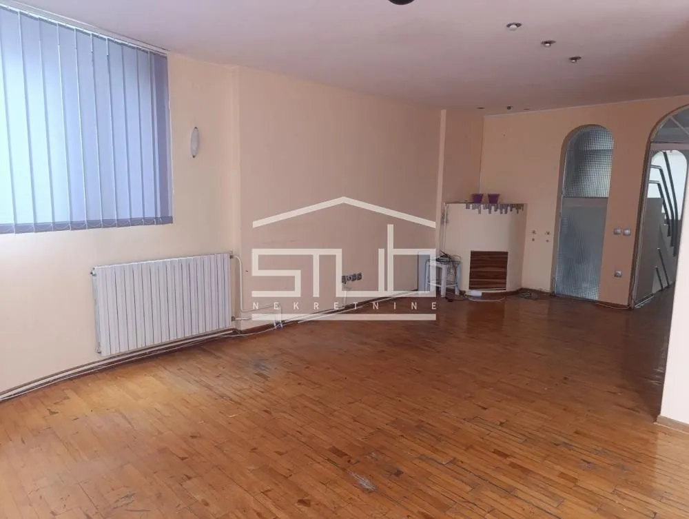 Izdavanje, kuća, 200m², Filmski Grad, Beograd