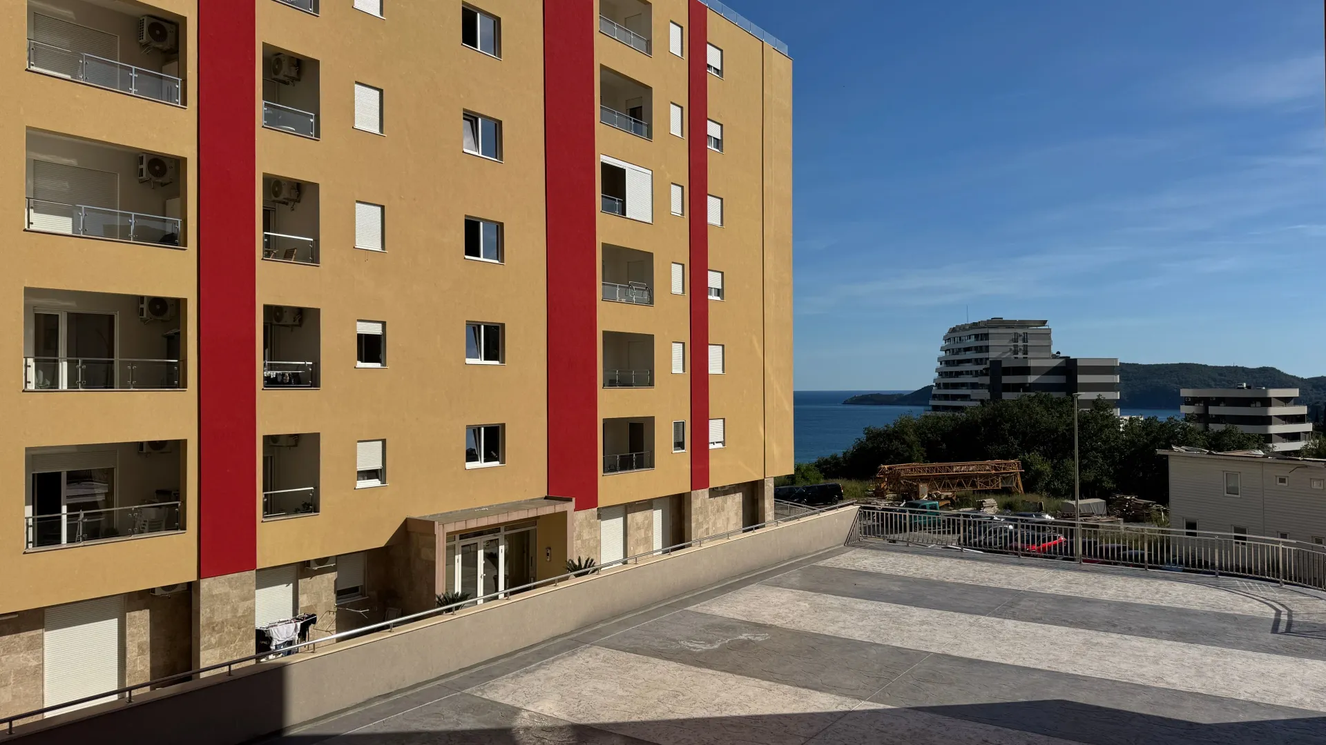 Izdavanje, jednosoban stan, 44m², Bečići, Budva